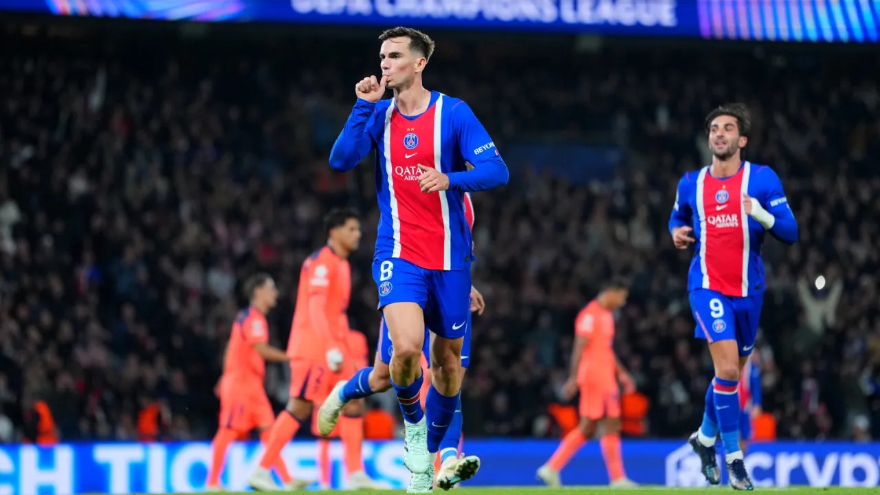 เปแอสเช เปิดบ้านไล่ยิง บาร์เซโลนา สุดมัน 4-2